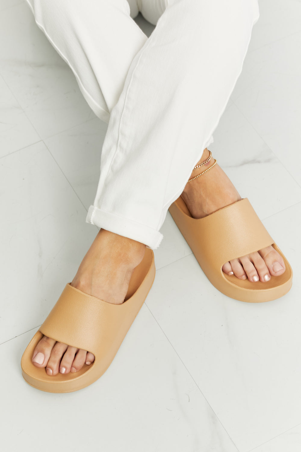 WILD DIVA Summer Feels Platform Slide Perfect Little Peach